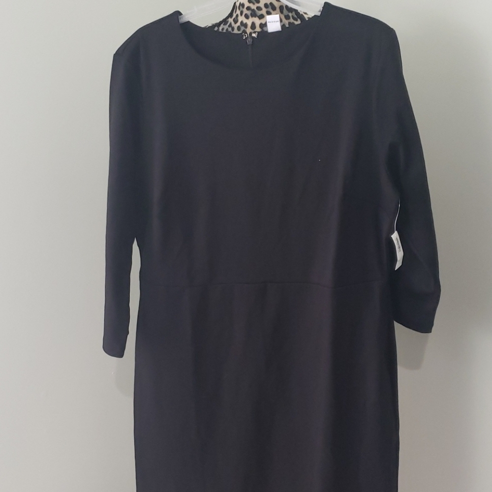 Black 3/4 sleeve dress